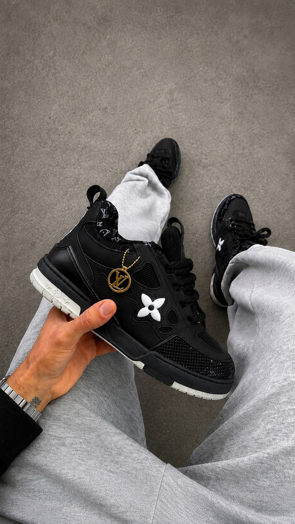 LV Skate Black