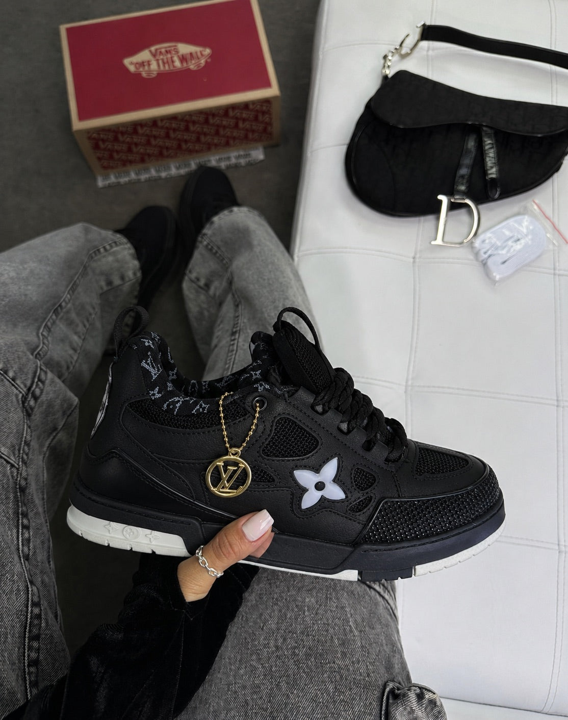LV Skate Black