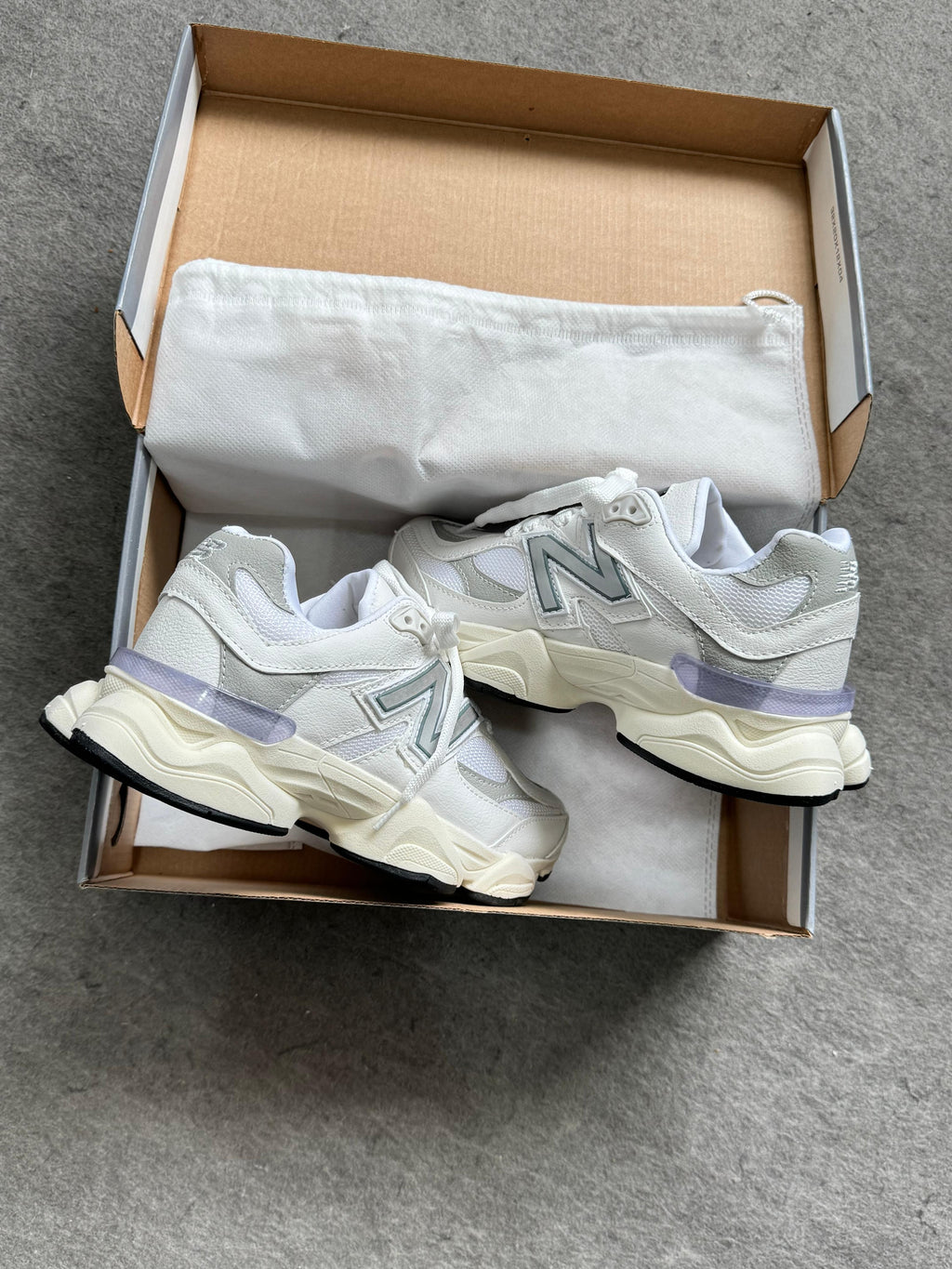 New Balance 9060 Branco/Cinza